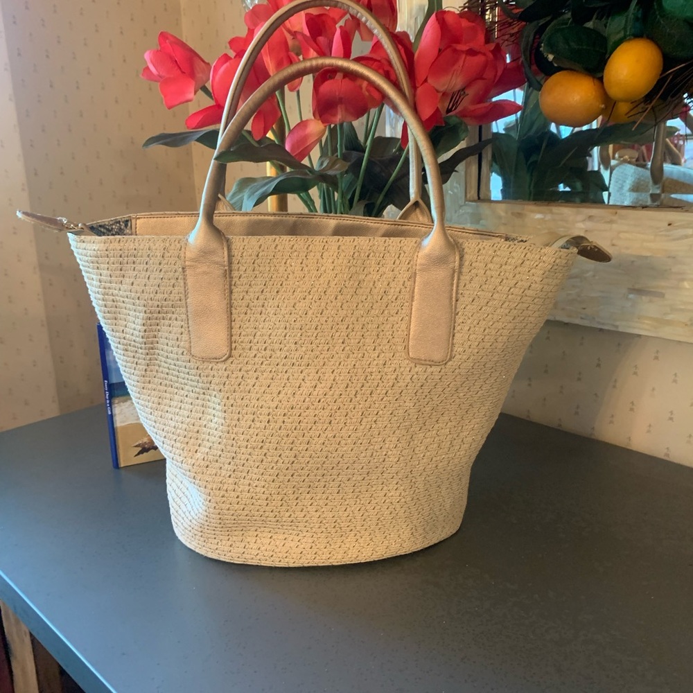 CHICO TOTE, Wheat color with GOLD handles, shiney sparkle in material. CLEAN.